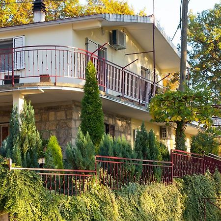 Vrlika Apartments Cvitini Dvori Garjak מראה חיצוני תמונה