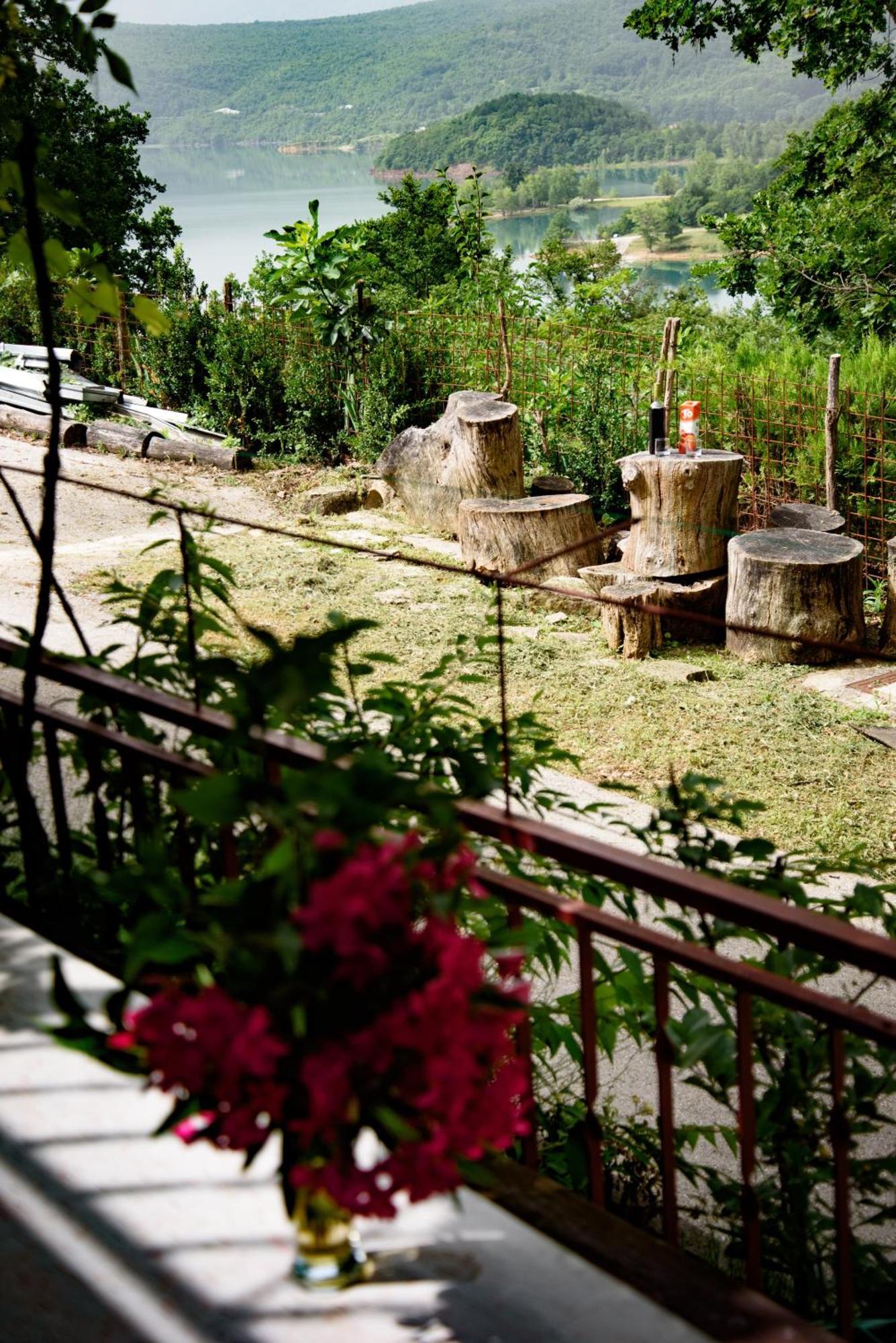 Vrlika Apartments Cvitini Dvori Garjak מראה חיצוני תמונה