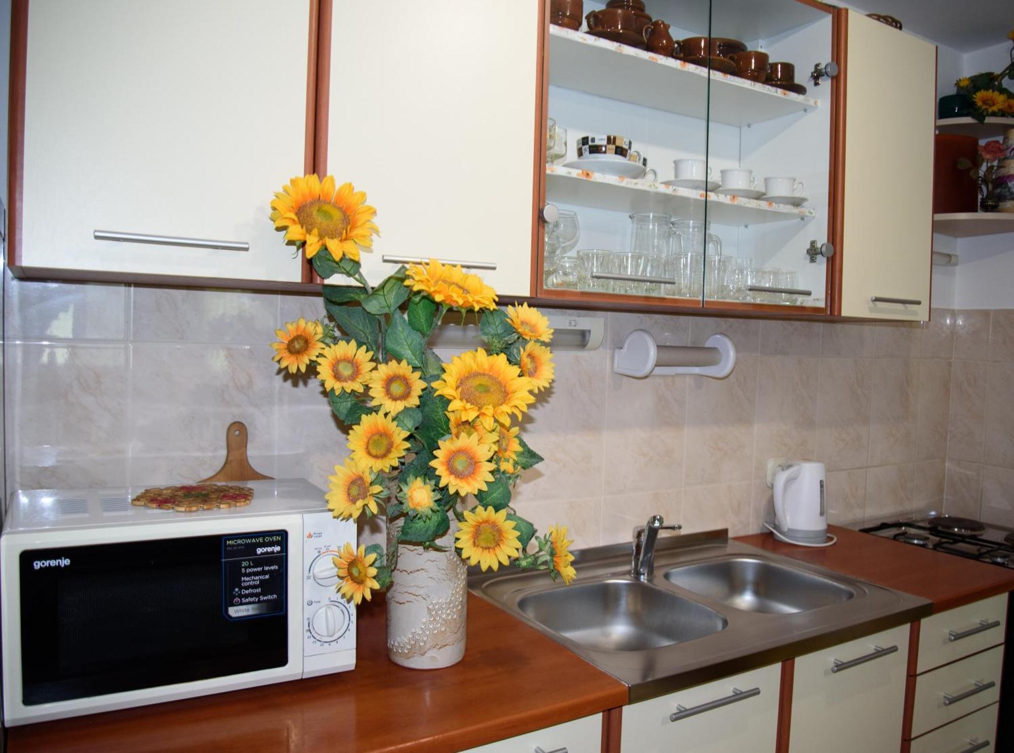 Vrlika Apartments Cvitini Dvori Garjak מראה חיצוני תמונה