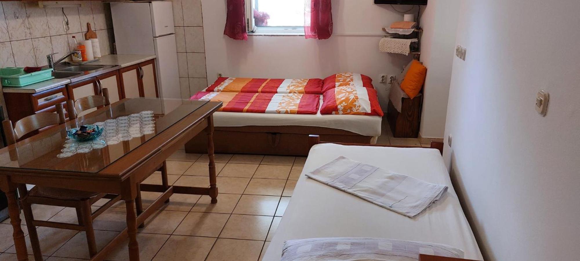 Vrlika Apartments Cvitini Dvori Garjak מראה חיצוני תמונה
