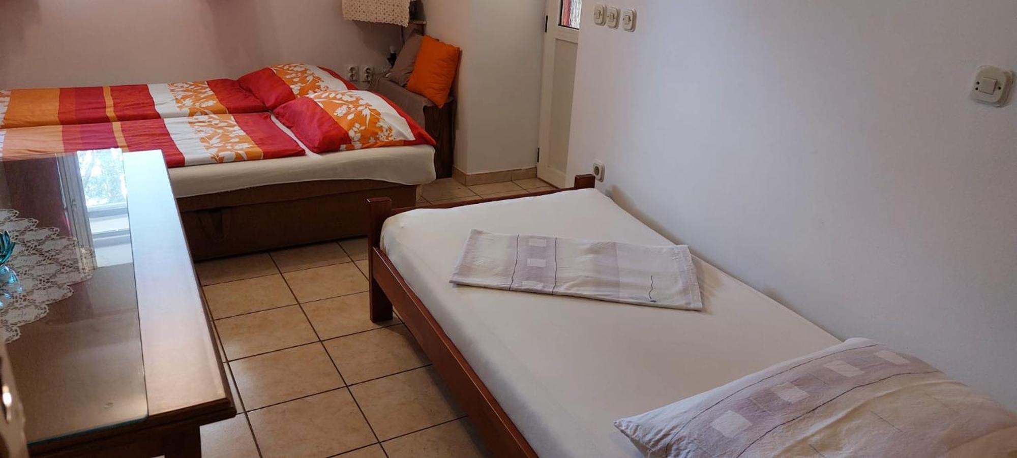 Vrlika Apartments Cvitini Dvori Garjak מראה חיצוני תמונה