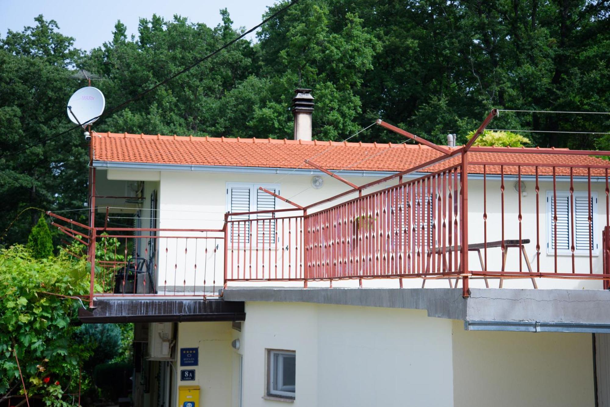 Vrlika Apartments Cvitini Dvori Garjak מראה חיצוני תמונה