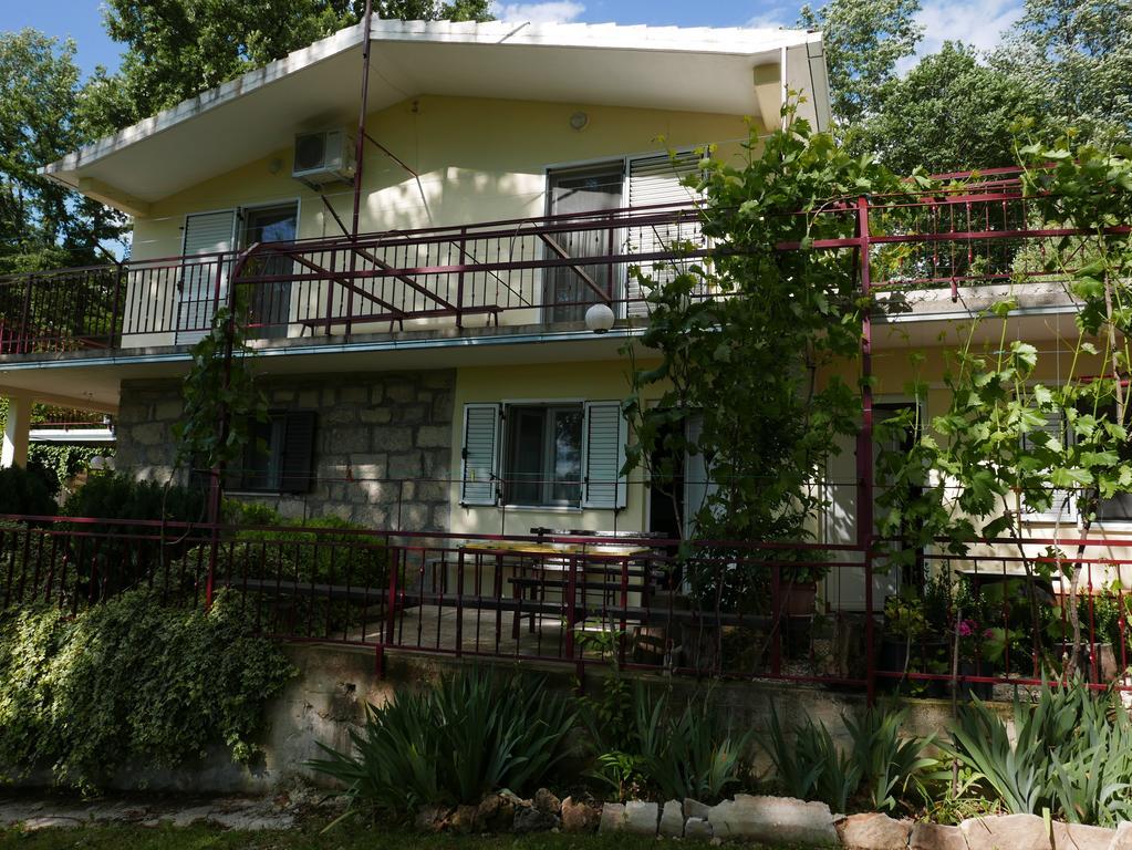 Vrlika Apartments Cvitini Dvori Garjak מראה חיצוני תמונה