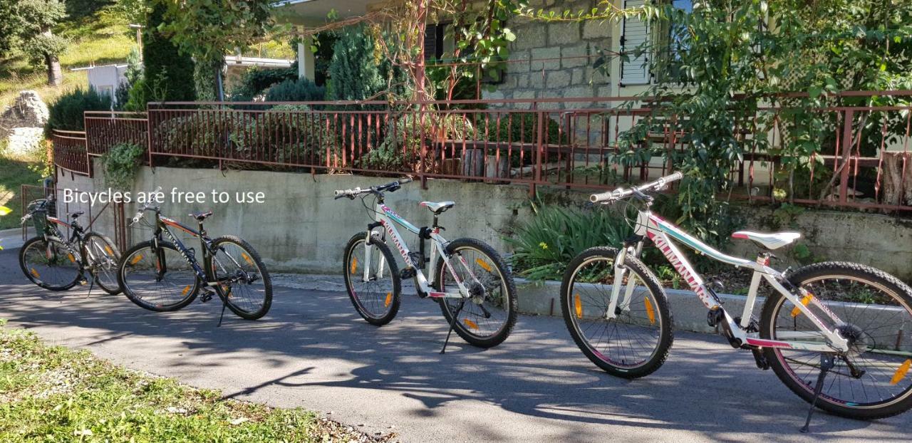 Vrlika Apartments Cvitini Dvori Garjak מראה חיצוני תמונה
